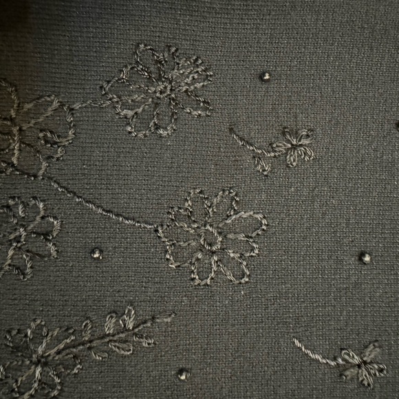 Vintage Sleeveless and Collared Cardigan - Picture 6 of 6